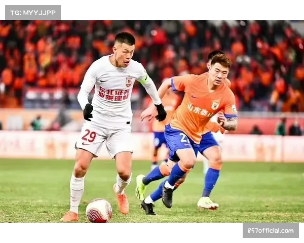 青岛西海岸对阵长春亚泰 保级压力下全力争胜 青岛西海岸对阵长春亚泰 保级压力下全力争胜