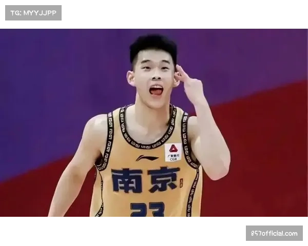 林葳训练加强力量对抗 为NCAA漫长赛季做准备 林葳训练加强力量对抗 为NCAA漫长赛季做准备